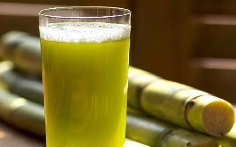 Bà bầu nên hạn chế uống nước mía nếu không muốn ảnh hưởng đến sức khỏe - Anh 1