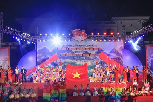 Chương trình nghệ thuật ''Sáng mãi tên người Hồ Chí Minh'' - Anh 1