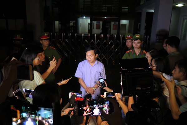Động thái muộn màng trước năm học mới - Anh 1