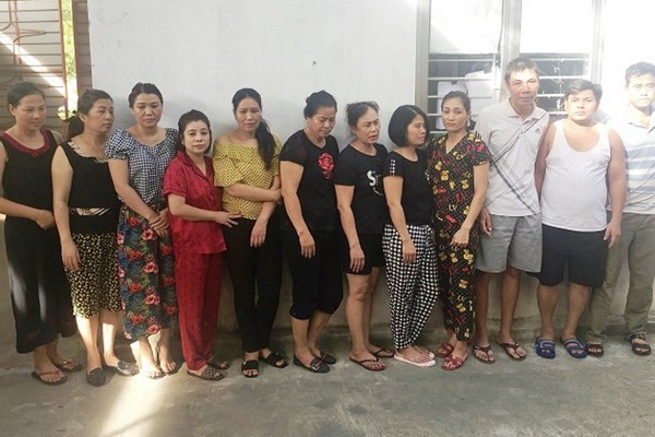 Bắt “ổ bạc” quý bà giữa trung tâm thành phố - Anh 1