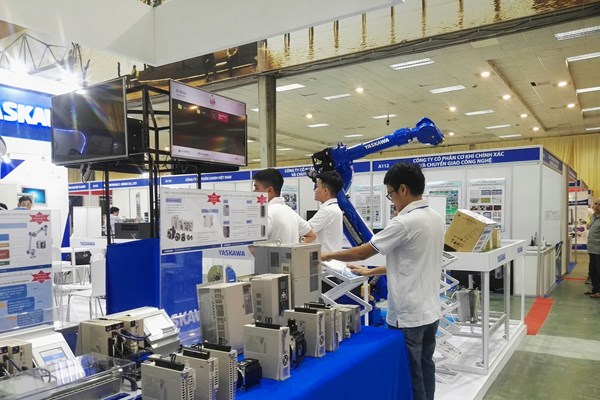 Tự động hóa ngành Công nghiệp ô tô - xe máy và Công nghiệp hỗ trợ - Anh 1