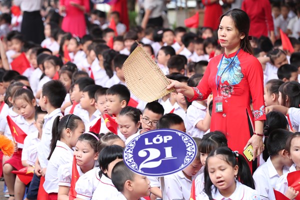 Hơn 22 triệu học sinh khai giảng năm học mới - Anh 1