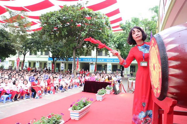 Hơn 22 triệu học sinh khai giảng năm học mới - Anh 9