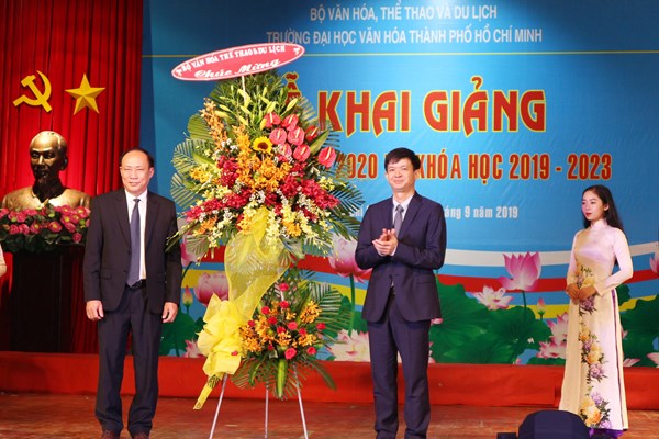 Mang sức trẻ bảo tồn, phát huy các giá trị văn hóa - Anh 1