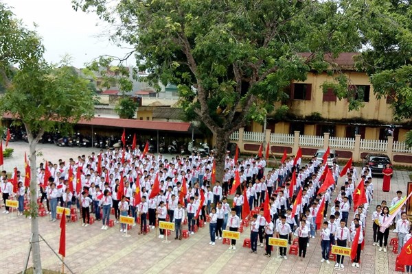 Giản dị trong ngày khai giảng - Anh 1