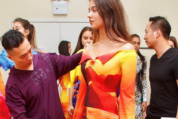 NTK Việt casting siêu mẫu quốc tế chuẩn bị mở màn New York Couture Fashion Week - Anh 1