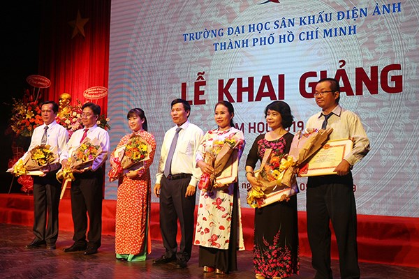 Bộ trưởng Nguyễn Ngọc Thiện: Cần đưa giáo dục đạo đức nghề nghiệp vào chương trình đào tạo - Anh 6