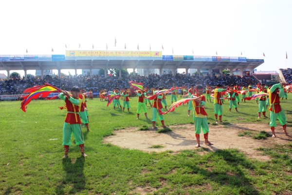 Le hoi choi trau truyen thong Do Son nam 2019 hap dan, kich tinh - Anh 1