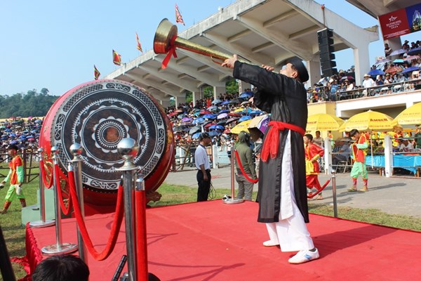 Le hoi choi trau truyen thong Do Son nam 2019 hap dan, kich tinh - Anh 2