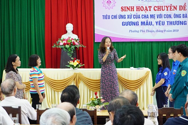 Ứng xử trong gia đình: Thừa Thiên Huế phát động triển khai thí điểm Bộ tiêu chí ứng xử trong gia đình - Anh 4