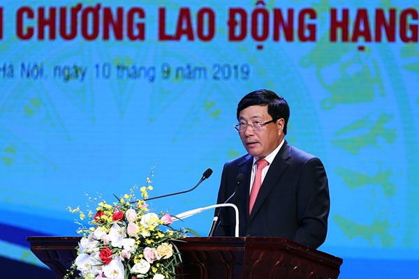 Bệnh viện Nội tiết Trung ương vinh dự đón nhận Huân chương Lao động hạng Nhất - Anh 1