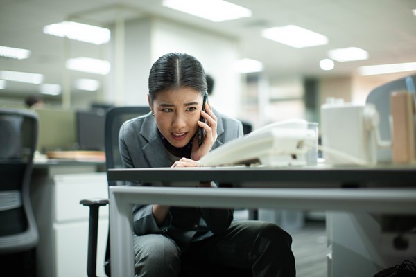 Esther Supreeleela chào tiếng Việt, Jun Vũ trổ tài nói tiếng Thái trong buổi ra mắt 