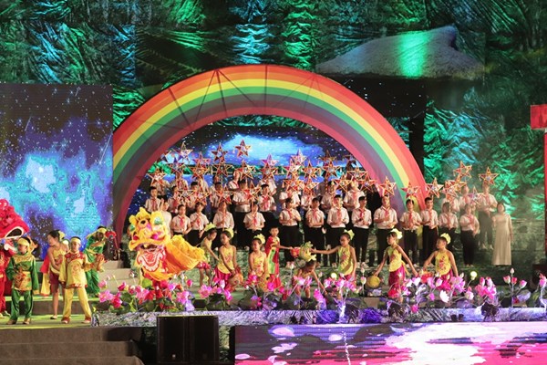 Lung linh sắc màu Đêm hội Thành Tuyên - Anh 2