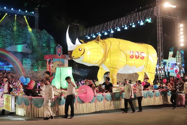 Lung linh sắc màu Đêm hội Thành Tuyên - Anh 12