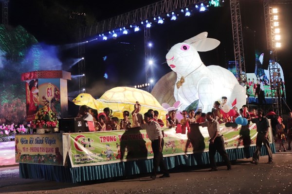 Lung linh sắc màu Đêm hội Thành Tuyên - Anh 6