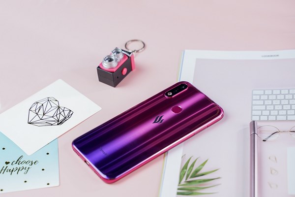 Vingroup công bố dòng điện thoại Vsmart Joy2+ - Anh 4