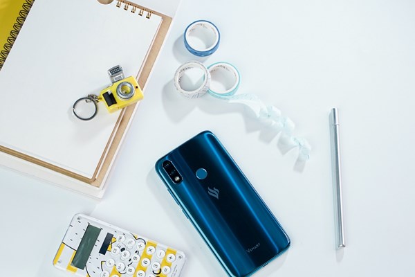 Vingroup công bố dòng điện thoại Vsmart Joy2+ - Anh 5