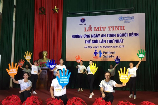 Nhiều sự cố y khoa có nguyên nhân từ bác sĩ, y tá, nhân viên y tế - Anh 1