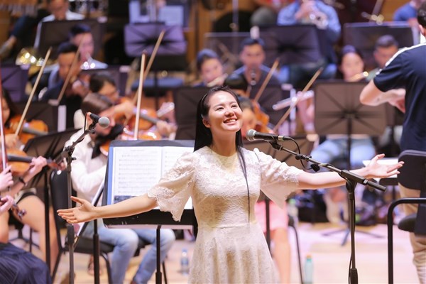 Đạo diễn Đặng Xuân Trường: “Với “Trăng Hát” phải gạn từng centimet sân khấu” - Anh 5