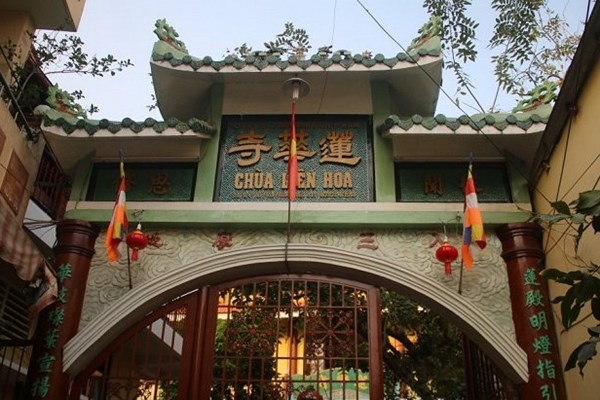 Khuyến nghị không đốt vàng mã, đồ mã trong các cơ sở thờ tự, di tích và lễ hội:  Những ngôi chùa không vàng mã - Anh 1
