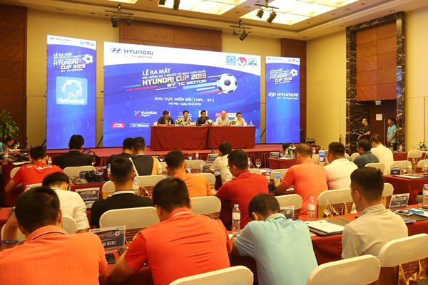 12 đội bóng dự Giải bóng đá 7 người Hyundai Cup 2019 - Anh 1