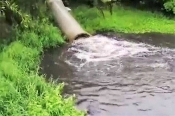 Tràn dầu tại nhà máy cồn Đại Tân (Quảng Nam): “Sự cố” hay “cố ý” xả thải chất bẩn? - Anh 1