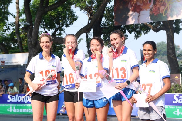 Hà Nội giành giải nhất toàn đoàn khối mở rộng Giải chạy Báo Hà Nội Mới - Anh 1