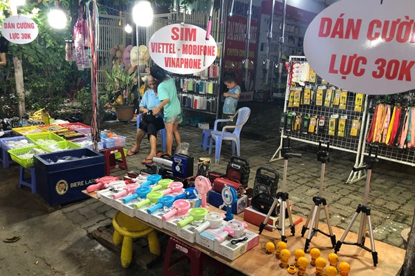 Đà Nẵng: Doanh nghiệp lữ hành ngậm ngùi vì khách không có chỗ chơi đêm - Anh 3