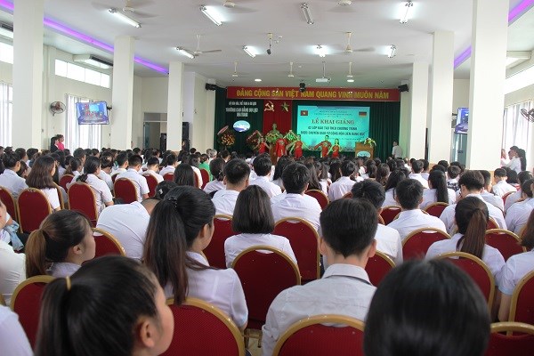 Khánh Hòa: Khai giảng 2 lớp nghề du lịch theo tiêu chuẩn CHLB Đức - Anh 1