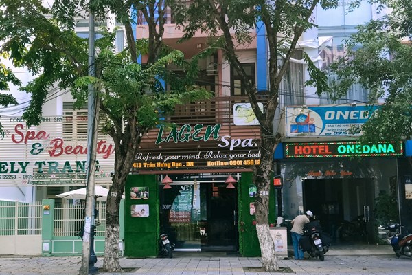 Đà Nẵng: Nhan nhản bảng, biển quảng cáo vi phạm - Anh 1
