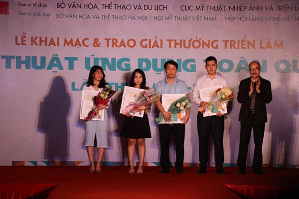 Mãn nhãn với 280 tác phẩm mỹ thuật ứng dụng - Anh 3