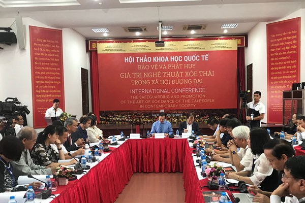 Bảo vệ và phát huy giá trị nghệ thuật Xòe Thái trong xã hội đương đại: Hãy để di sản “được sống” trong cộng đồng - Anh 1