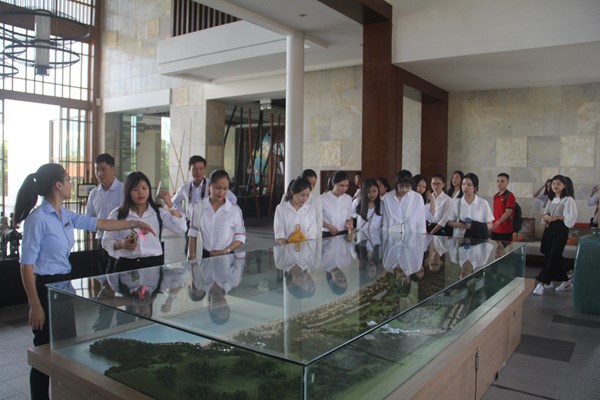 CĐ Du lịch Huế hợp tác đào tạo nguồn nhân lực du lịch chất lượng - Anh 1