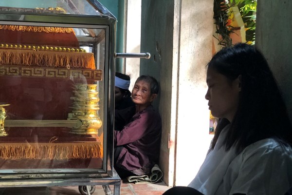 Bốn người được cứu sống nhờ người vợ dũng cảm đối mặt với thị phi - Anh 2