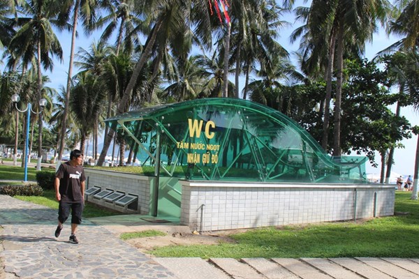 Khánh Hoà:  Cần sớm hoàn thiện đề án nhà vệ sinh công cộng - Anh 1