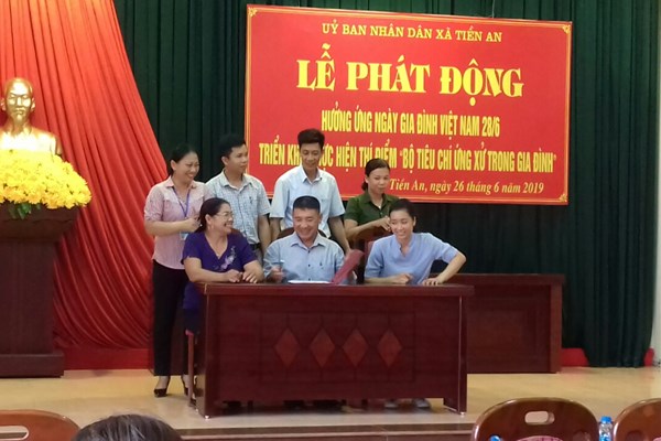 Quảng Ninh​​​​​​​: Sớm triển khai thực hiện Bộ tiêu chí ứng xử trong gia đình - Anh 1