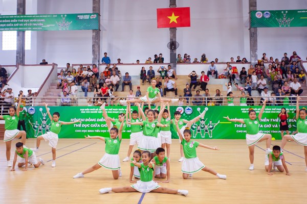 Tổ chức Hội thi thể dục và võ cổ truyền nhằm nâng cao thể lực, tầm vóc cho học sinh - Anh 1