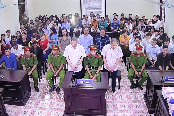 Những kí hiệu bí ẩn và ông Trưởng phòng có lòng tốt đột xuất! - Anh 1