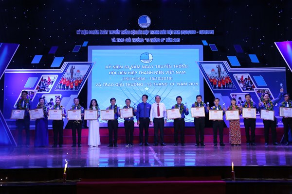 Phó Thủ tướng Trương Hòa Bình trao Giải thưởng 