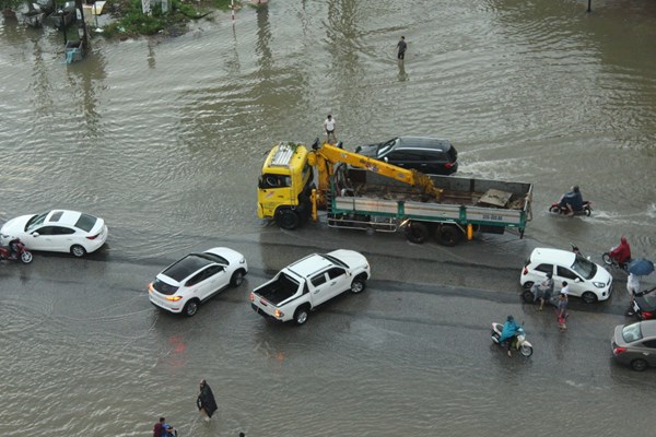 TP Vinh tập trung khắc phục hậu quả mưa lụt lịch sử - Anh 1