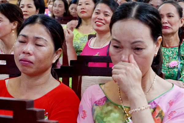 Chủ tịch TT-Huế đối thoại với 250 nữ công nhân vệ sinh môi trường - Anh 4