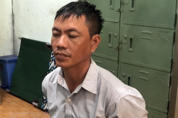 Cà Mau: Bắt khẩn cấp đối tượng vờ mua hàng để cướp tiệm vàng - Anh 1