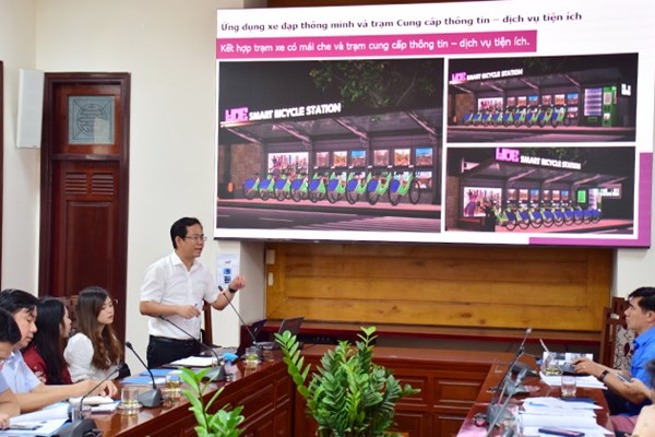 Huế “tiên phong” sử dụng​​​​​​​ xe đạp thông minh phục vụ du lịch - Anh 1