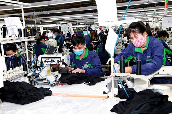 Góp ý dự thảo Bộ luật Lao động sửa đổi: Giờ làm thêm lại “nâng lên - hạ xuống” - Anh 1