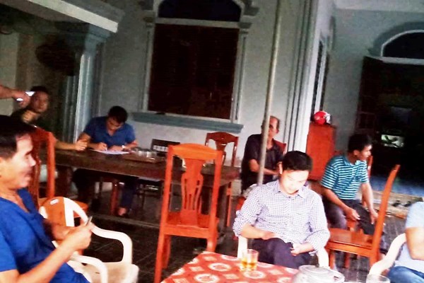 Góc khuất sau những căn biệt thự bạc tỉ - Anh 2