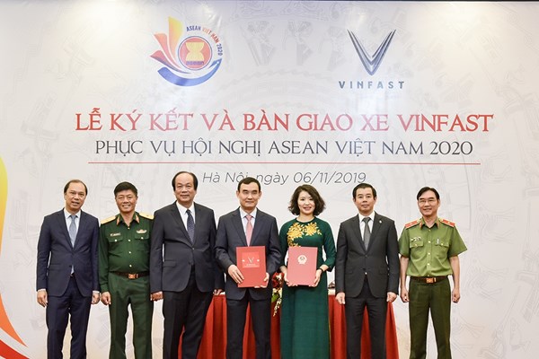 Vinfast là phương tiện di chuyển chính thức của ASEAN 2020 - Anh 1