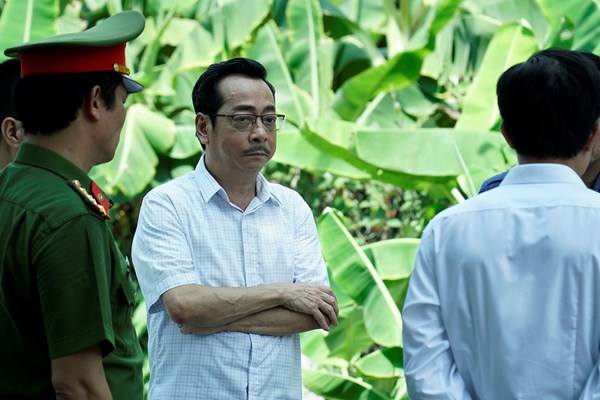 “Khó, khô, khổ ...” như làm phim chính luận - Anh 1