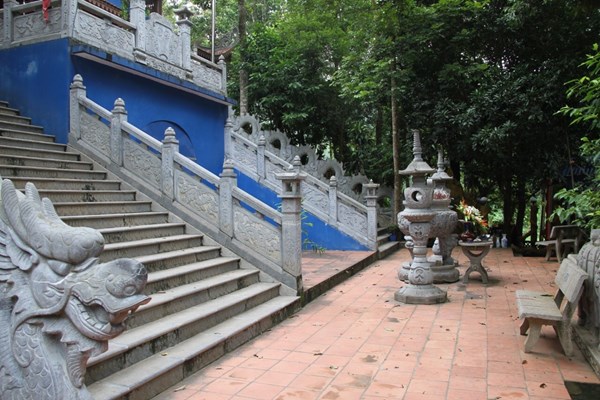 Về dấu hiệu trục lợi từ tín ngưỡng ở đền Đá Thiên (Thái Nguyên): Huyện yêu cầu kiểm điểm các cá nhân vi phạm - Anh 1