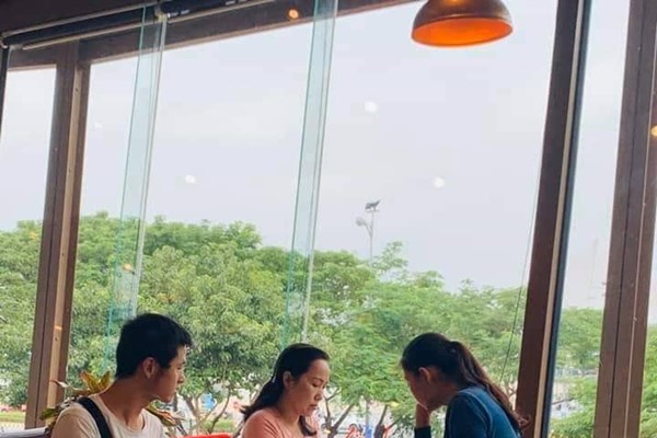 Ăn xin biến tướng đe doạ​​​​​​​ “5 không” ở Đà Nẵng - Anh 1