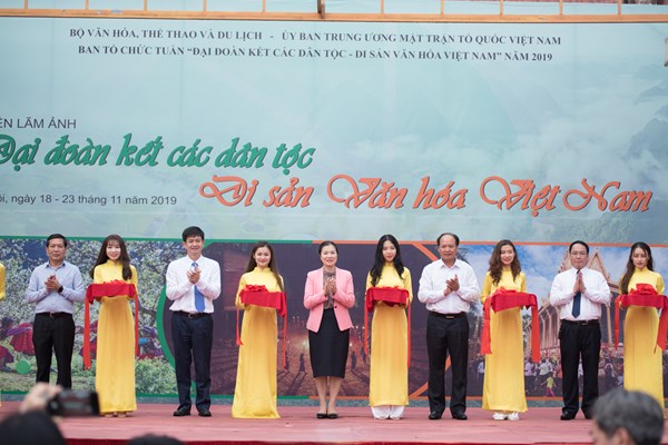 Thủ tướng: Lời hiệu triệu đoàn kết năm xưa của Bác Hồ vẫn như còn âm vang cùng non sông - Anh 10